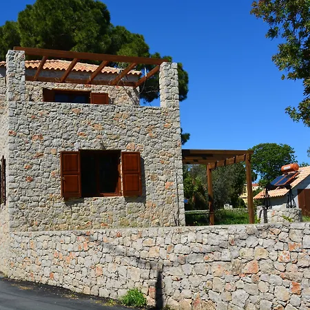 Nyaraló Pyrgos Luxury Country *