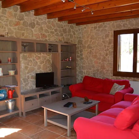 Pyrgos Luxury Country *