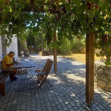 Pyrgos Luxury Country Tatil Evi *